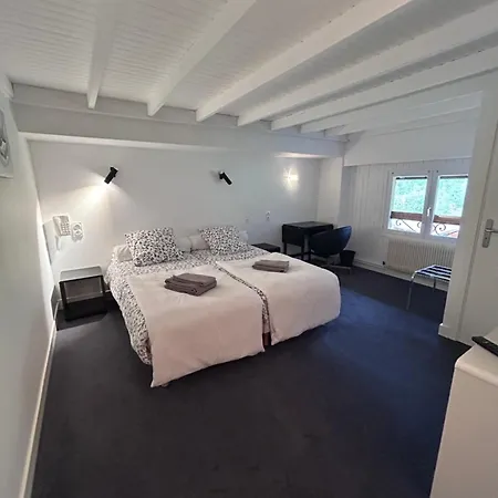 Vicc Restaurant Hotel 3*